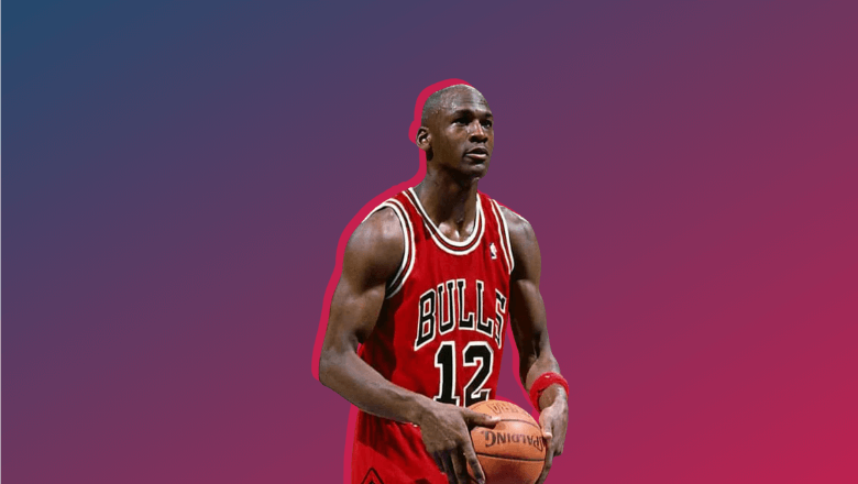 Jogador de basquete segurando firme a bola para representar a importância dos indicadores de vendas